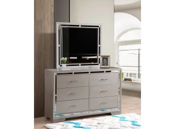 Alana Dresser, Silver Champagne